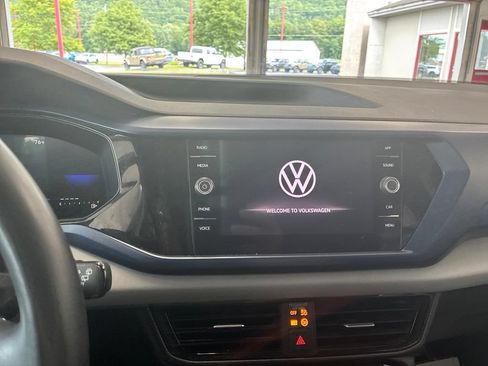 Used 2023 Volkswagen Taos SE w/ Panoramic Sunroof Package AWD/4WD image 30