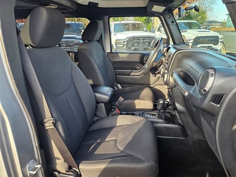 Used 2016 Jeep Wrangler Unlimited Sport image 18