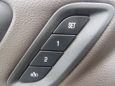 Used 2023 GMC Acadia SLT w/ Technology Package FWD image 14