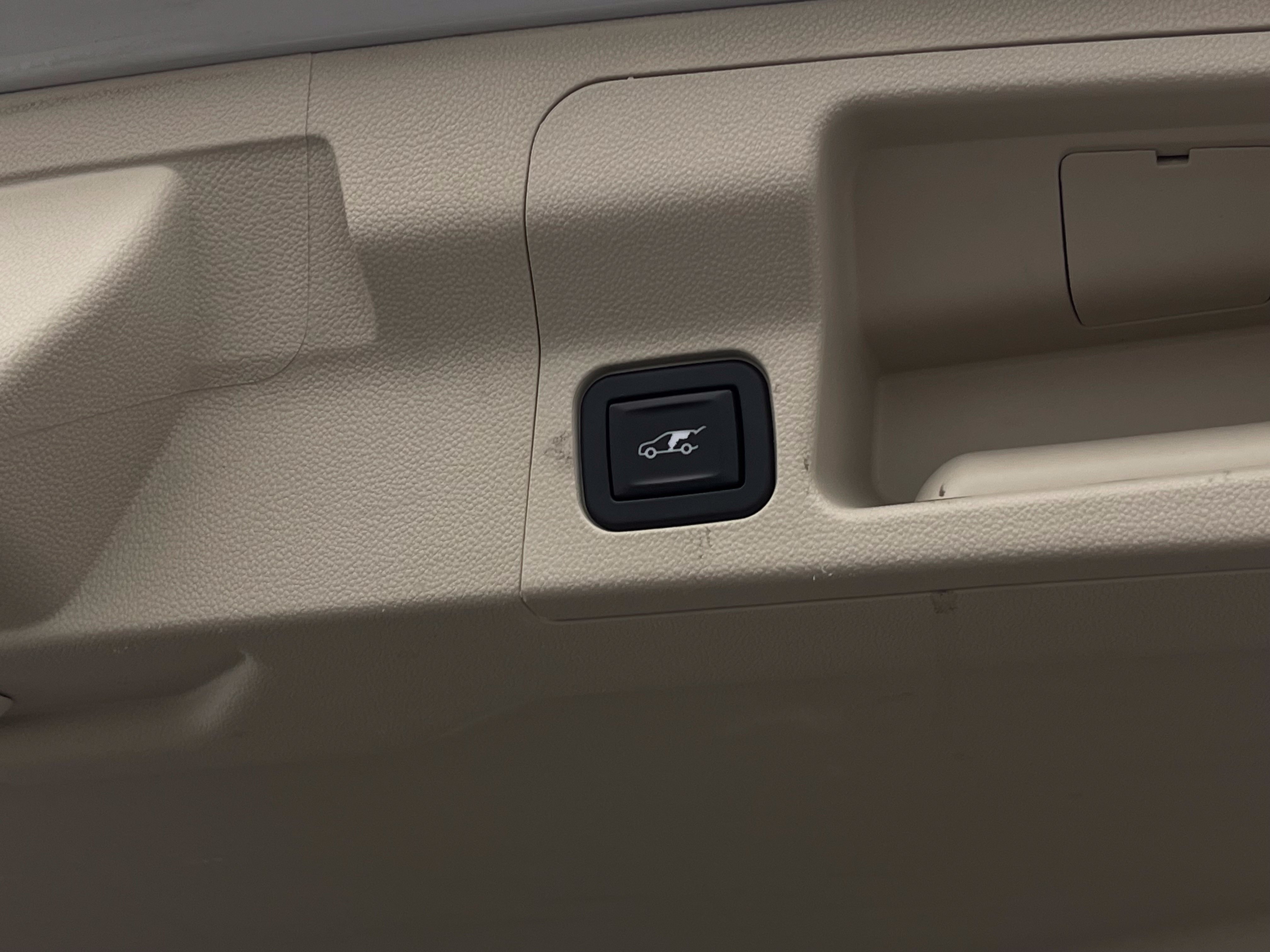 Used 2020 GMC Acadia Denali w/ Technology Package FWD image 10