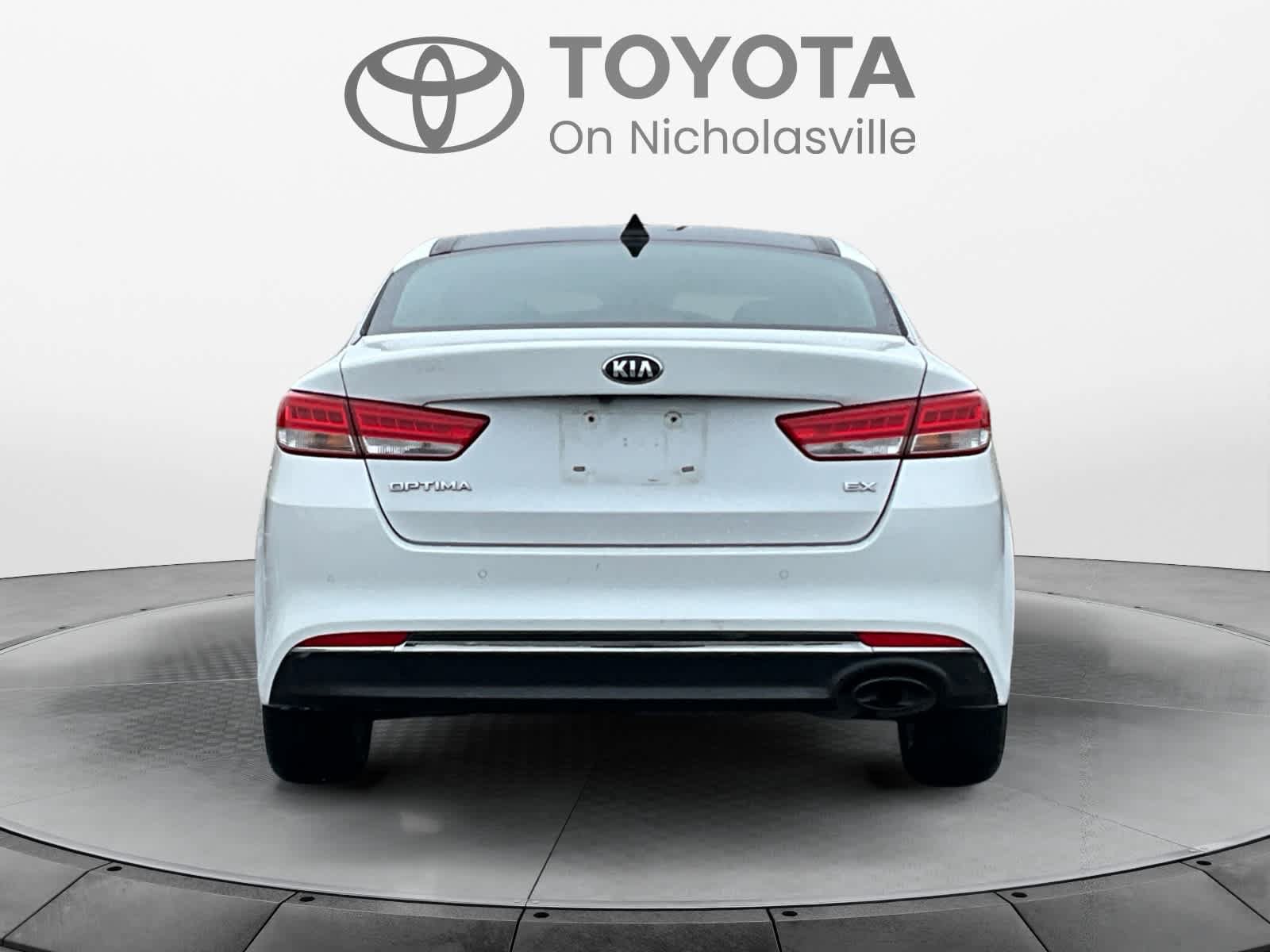 Used 2016 Kia Optima EX w/ Premium Package FWD image 4
