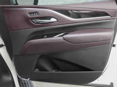 Used 2022 Cadillac Escalade Sport Platinum w/ Heavy-Duty Trailer Package AWD/4WD image 30