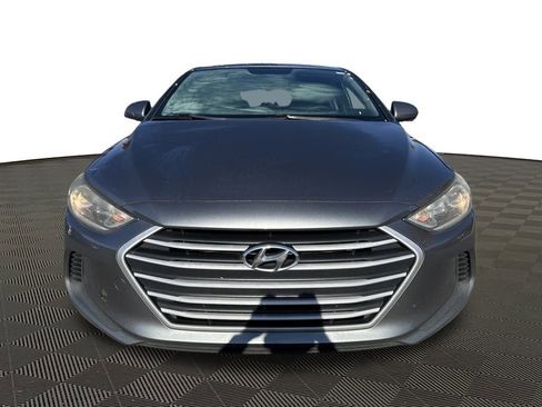 Used 2017 Hyundai Elantra SE image 8