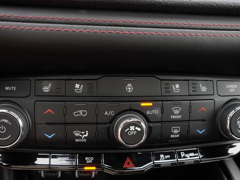 Used 2021 Dodge Durango R/T w/ Blacktop Package AWD/4WD image 8