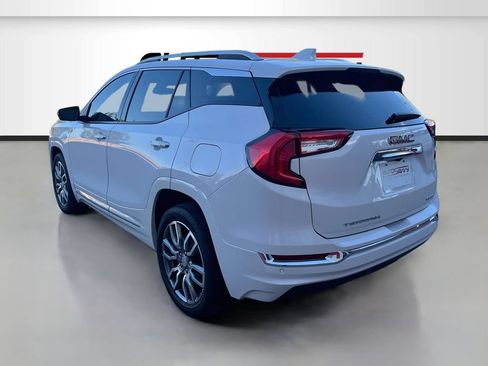 Used 2024 GMC Terrain Denali w/ Denali Premium Package AWD/4WD image 5