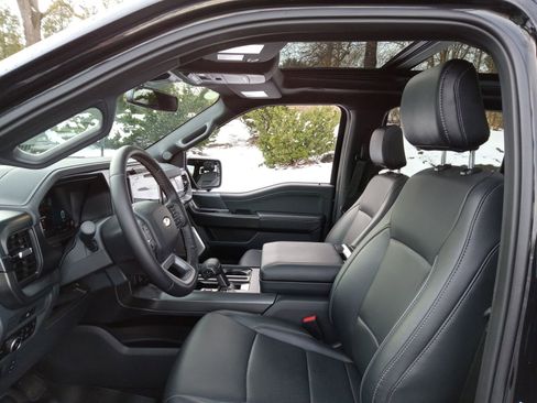 Used 2025 Ford F150 Lariat w/ Equipment Group 502A High image 10