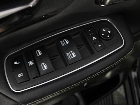 Used 2024 RAM 1500 Limited AWD/4WD image 18