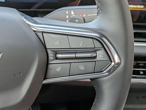 Used 2026 Chevrolet Equinox LT w/ Convenience Package II image 12