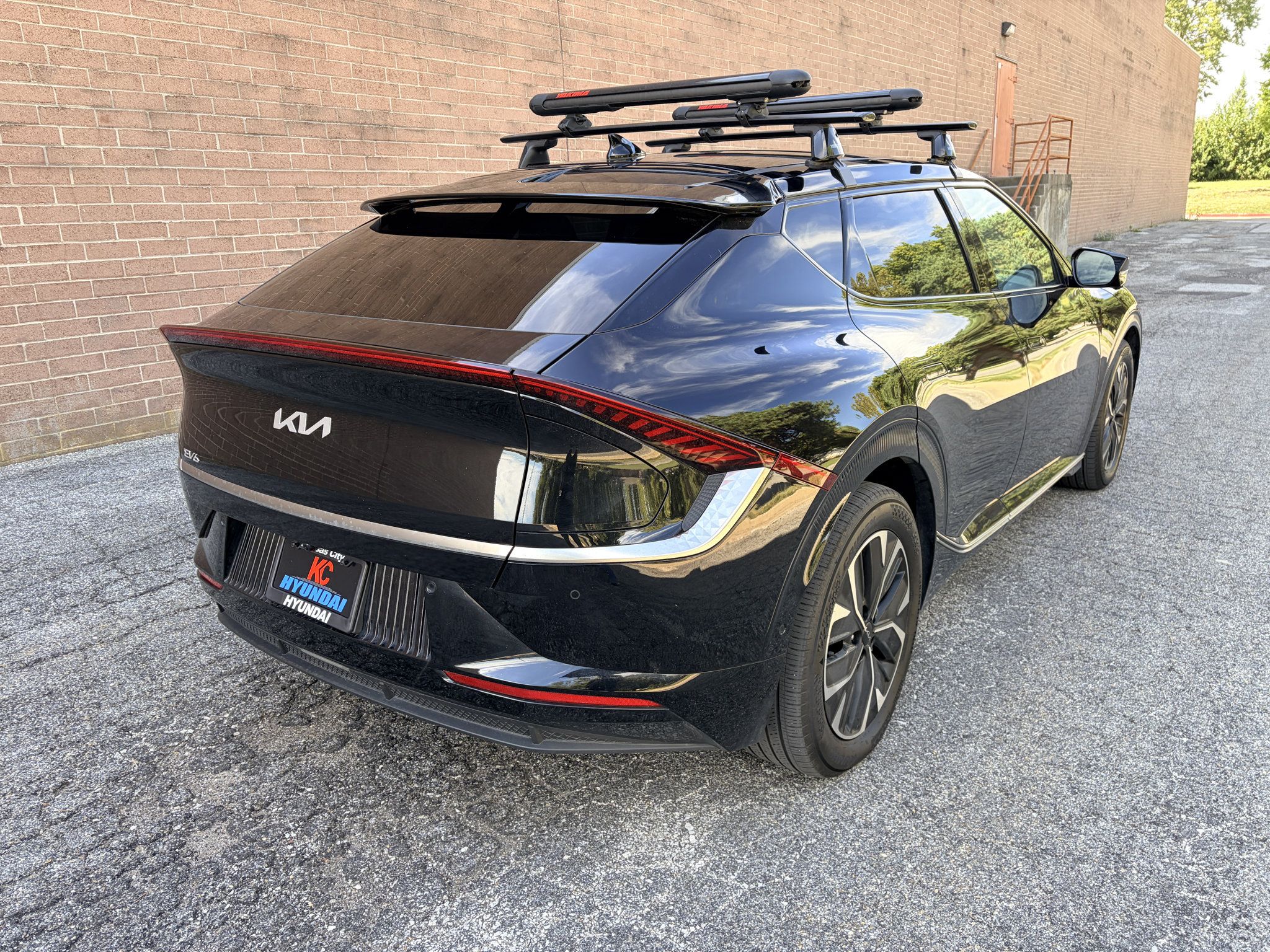Used 2024 Kia EV6 Wind w/ Wind Technology Package AWD/4WD image 5