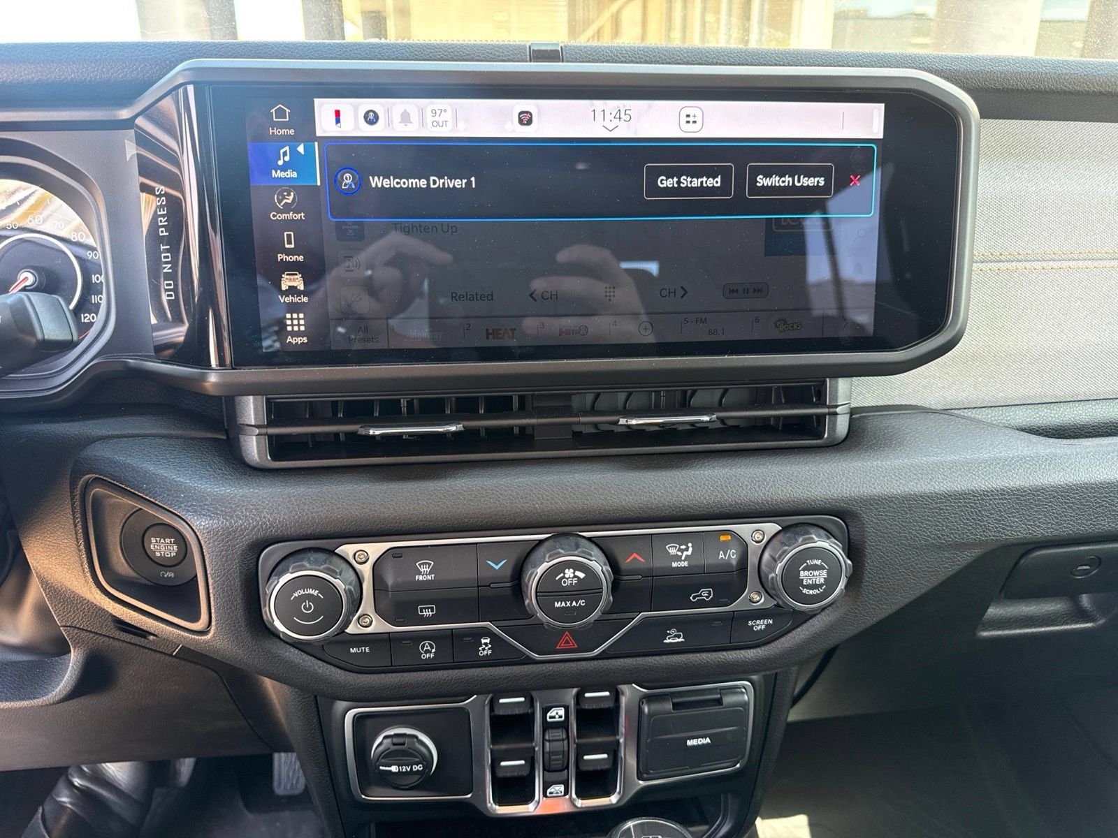 Used 2026 Jeep Gladiator Sport AWD/4WD image 13