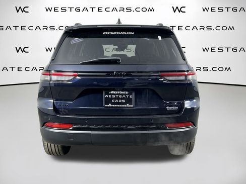 Used 2024 Jeep Grand Cherokee Limited w/ Black Appearance Package image 4