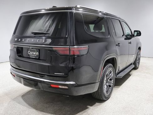 Used 2023 Jeep Wagoneer Series II AWD/4WD image 2