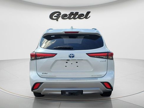 Used 2023 Toyota Highlander Platinum FWD image 6