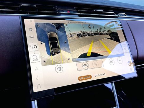 Certified 2025 Land Rover Range Rover Autobiography AWD/4WD image 20
