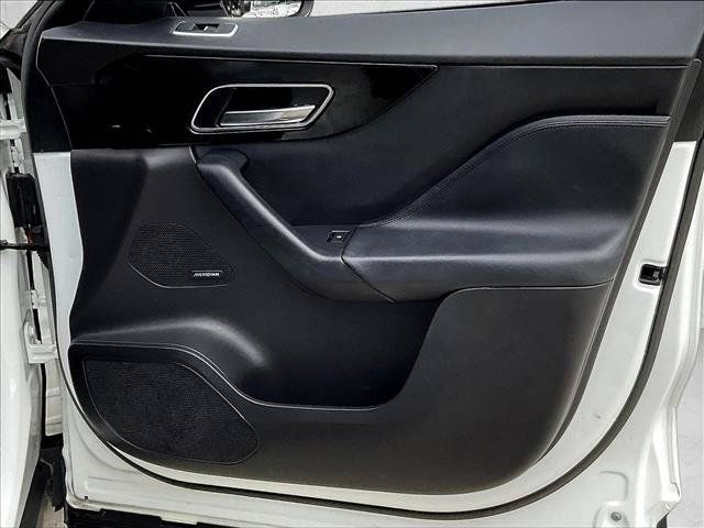 Used 2019 Jaguar F-PACE AWD/4WD image 16