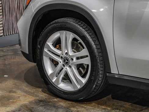 Used 2018 Mercedes-Benz GLA 250 4MATIC image 57