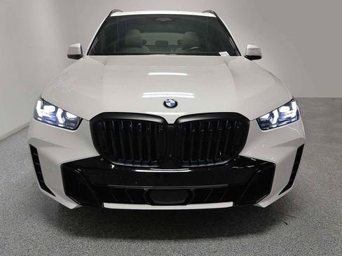 Certified 2024 BMW X5 xDrive40i w/ M Sport Package image 2