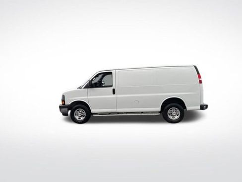 Used 2023 Chevrolet Express 2500 w/ Driver Convenience Package image 6