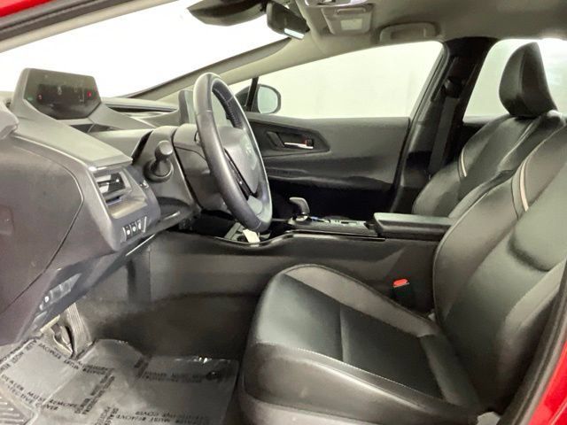 Used 2025 Toyota Prius XLE FWD image 10