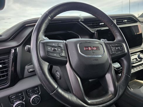 Used 2022 GMC Sierra 1500 AT4 w/ Technology Package AWD/4WD image 12