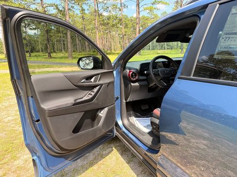 New 2026 Chevrolet Equinox RS w/ Safety and Technology Package FWD image 11