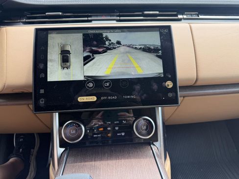 Used 2023 Land Rover Range Rover SE AWD/4WD image 12