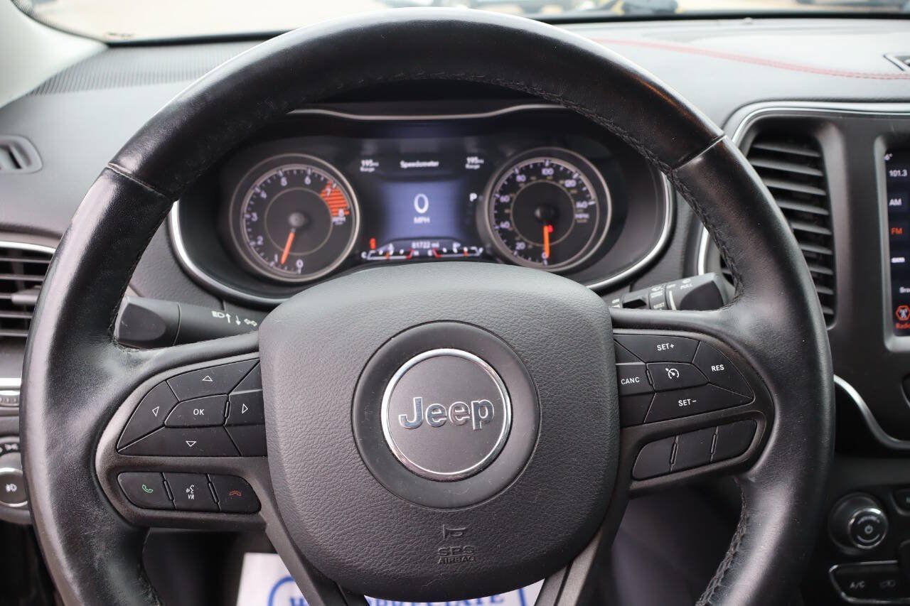 Used 2019 Jeep Cherokee Trailhawk w/ Cold Weather Group AWD/4WD image 15