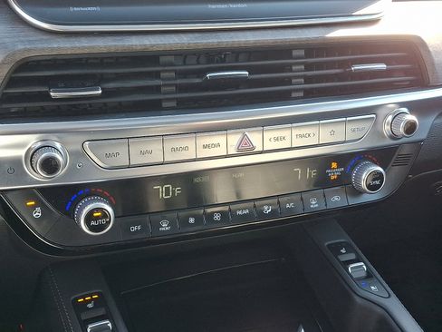 Used 2021 Kia Telluride SX w/ SX Prestige Package image 17