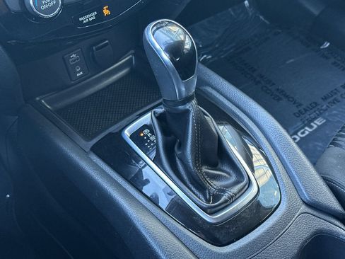 Used 2017 Nissan Rogue SV AWD/4WD image 21
