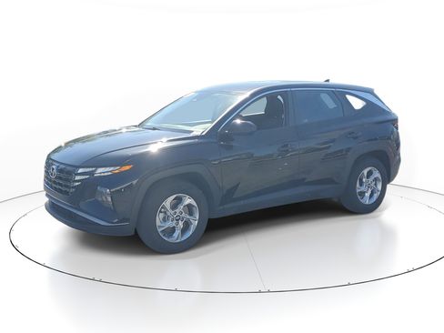 Used 2024 Hyundai Tucson SE FWD image 3