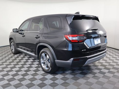 Used 2025 Honda Pilot EX-L image 7