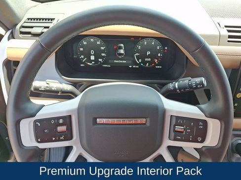 Used 2025 Land Rover Defender 110 S AWD/4WD image 4