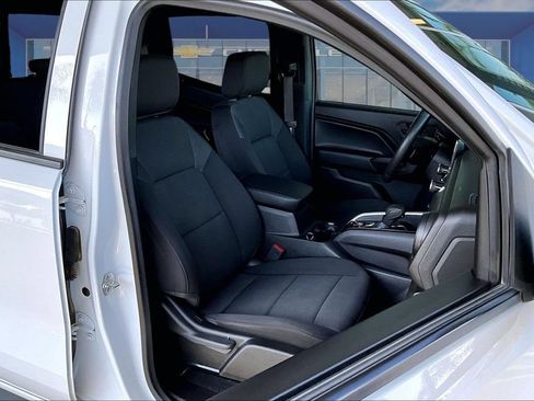 Used 2024 Chevrolet Colorado W/T AWD/4WD image 16