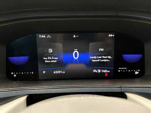 Used 2022 Volkswagen Taos SE w/ Panoramic Sunroof Package image 9