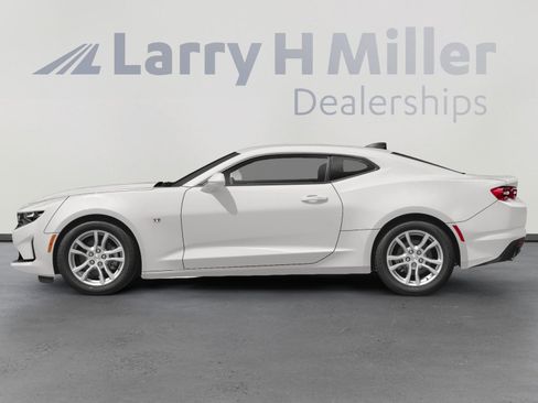 Used 2021 Chevrolet Camaro LT image 3
