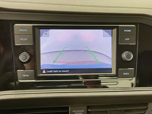 Used 2024 Volkswagen Jetta SE image 23