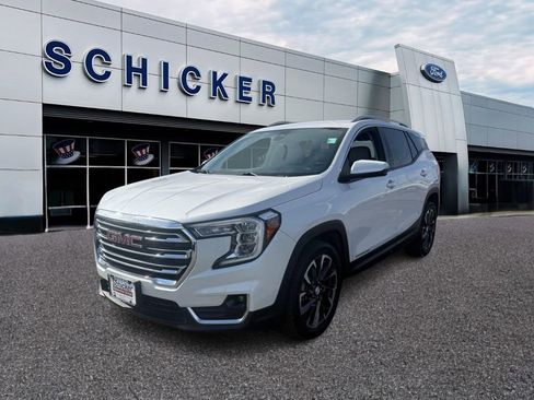 Used 2022 GMC Terrain SLT w/ Infotainment Package II image 4