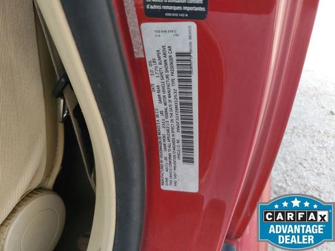 Used 2006 Volkswagen Beetle Convertible w/ Package 2 image 40