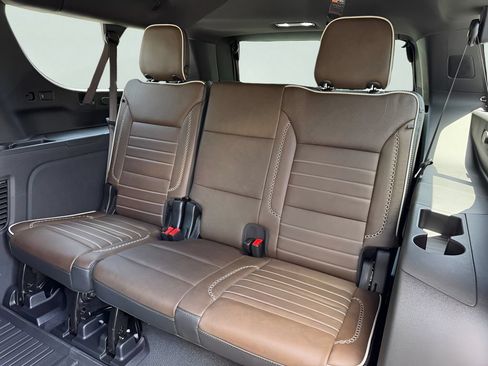 New 2026 GMC Yukon XL Denali Ultimate w/ LPO, Floor Liner Package AWD/4WD image 16