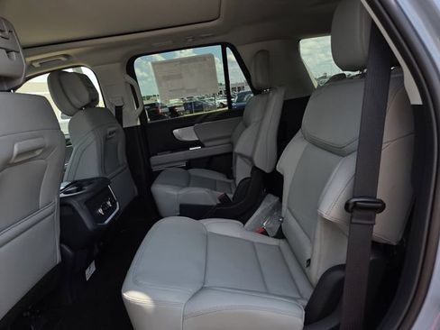 New 2027 Ford Expedition Active RWD image 17