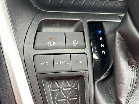 Used 2025 Toyota RAV4 XLE FWD image 16