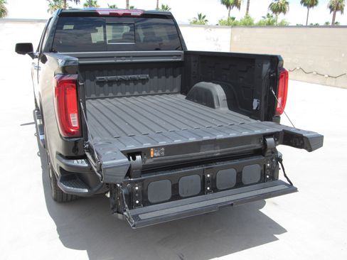 Used 2023 GMC Sierra 1500 Denali AWD/4WD image 8