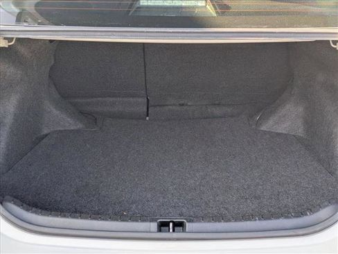 Used 2019 Toyota Corolla LE image 6