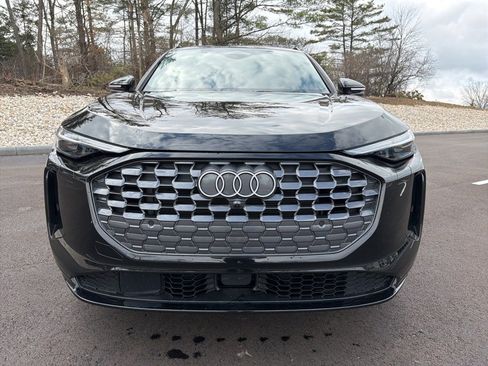 Certified 2025 Audi Q5 2.0T Premium Plus w/ Premium Plus image 8