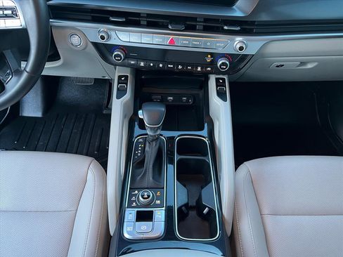 Used 2023 Kia Telluride S image 16