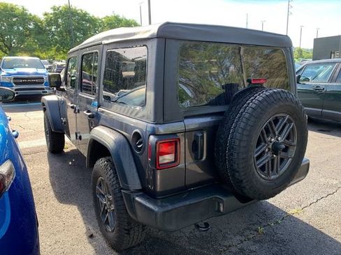 Used 2025 Jeep Wrangler Unlimited Sport AWD/4WD image 2