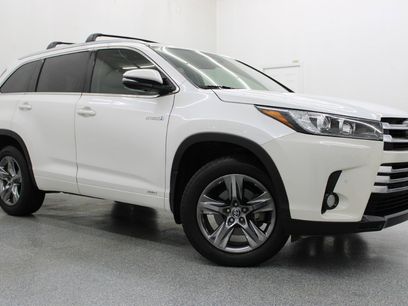 Used 2017 Toyota Highlander Limited Platinum