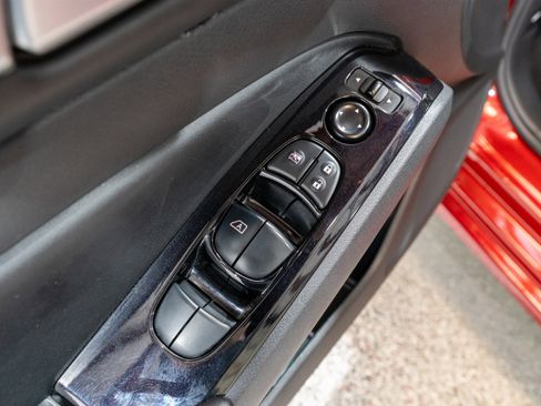 Used 2024 Nissan Altima 2.5 SR FWD image 14