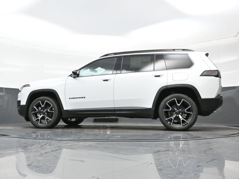 New 2026 Jeep Cherokee Overland image 12