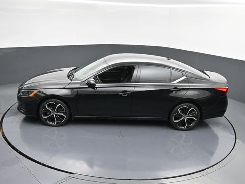Used 2023 Nissan Altima 2.5 SR image 31